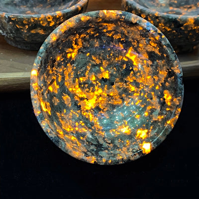 1PC Yooperlite Crystal Bowl -UV Reactive Flame Stone,Ideal for Home Decor&Gifts-Perfect for Christmas,Easter,Valentine's Day
